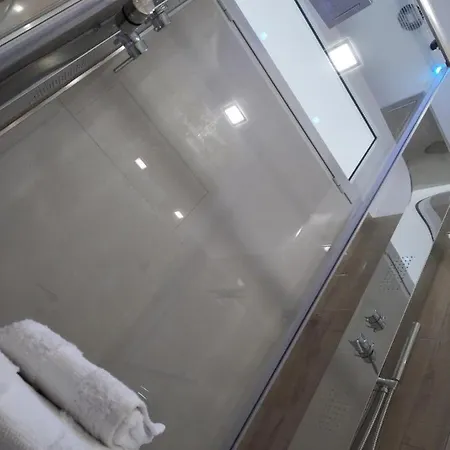 Twin House Brown Apartment